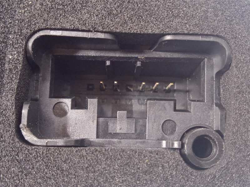 Recambio de cerradura puerta trasera izquierda para seat arona xcellence referencia OEM IAM 10A839015  