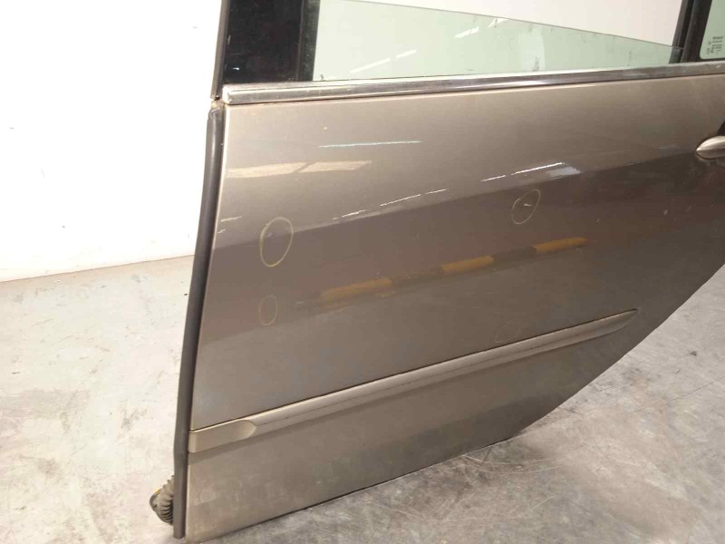 Recambio de puerta trasera izquierda para renault laguna grandtour iii dynamique referencia OEM IAM 821010024R  821000033R