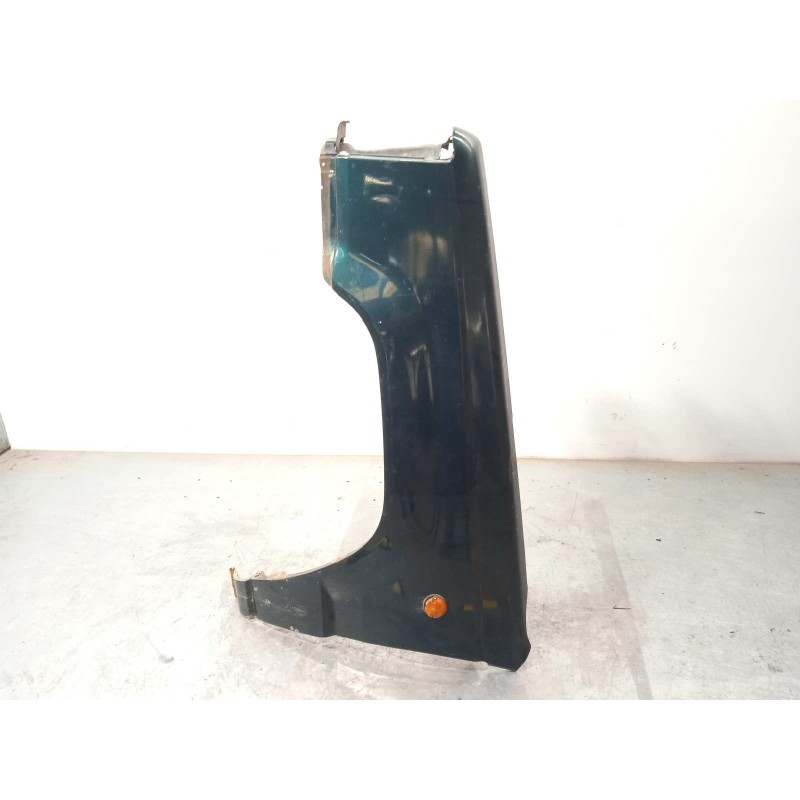 Recambio de aleta delantera izquierda para mitsubishi l 200 (k34t) 2500 td referencia OEM IAM MB506107  