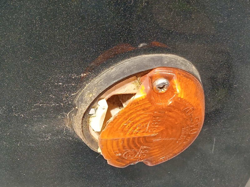 Recambio de aleta delantera izquierda para mitsubishi l 200 (k34t) 2500 td referencia OEM IAM MB506107  