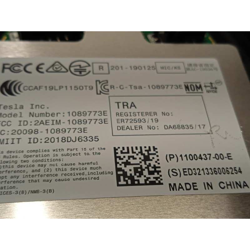 Recambio de embellecedor para tesla model 3 rwd referencia OEM IAM 110925300I  110043700E