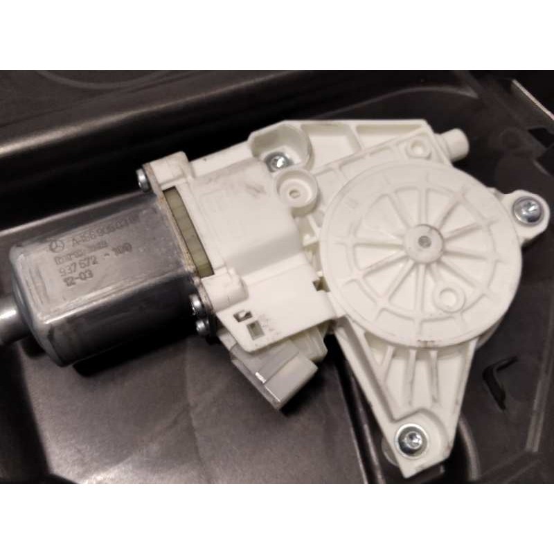 Recambio de elevalunas delantero derecho para mercedes-benz clase m (w166) 2.1 cdi cat referencia OEM IAM A1669060301  A16672012
