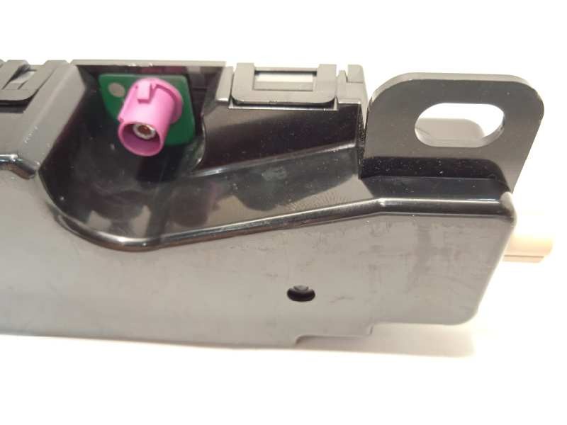 Recambio de antena para tesla model 3 rwd referencia OEM IAM 158560100E  