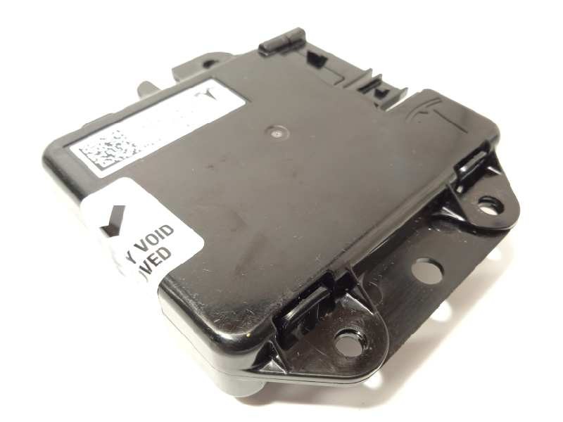 Recambio de modulo electronico para tesla model 3 rwd referencia OEM IAM 165678730A  