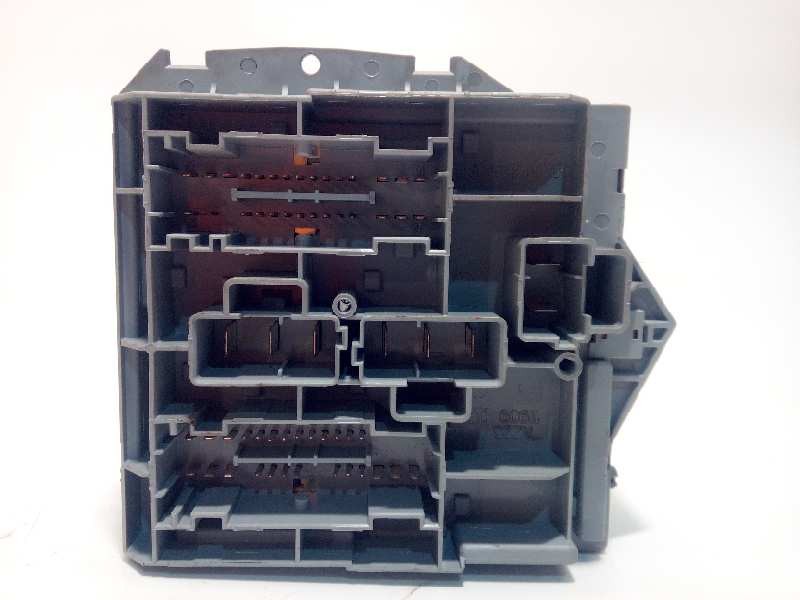 Recambio de caja reles / fusibles para fiat bravo (198) 1.4 16v cat referencia OEM IAM 51775686  