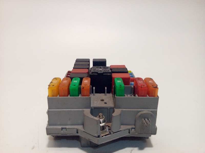 Recambio de caja reles / fusibles para fiat bravo (198) 1.4 16v cat referencia OEM IAM 51775686  