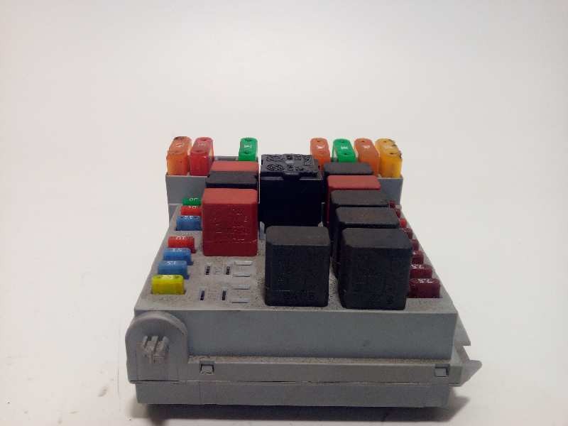 Recambio de caja reles / fusibles para fiat bravo (198) 1.4 16v cat referencia OEM IAM 51775686  