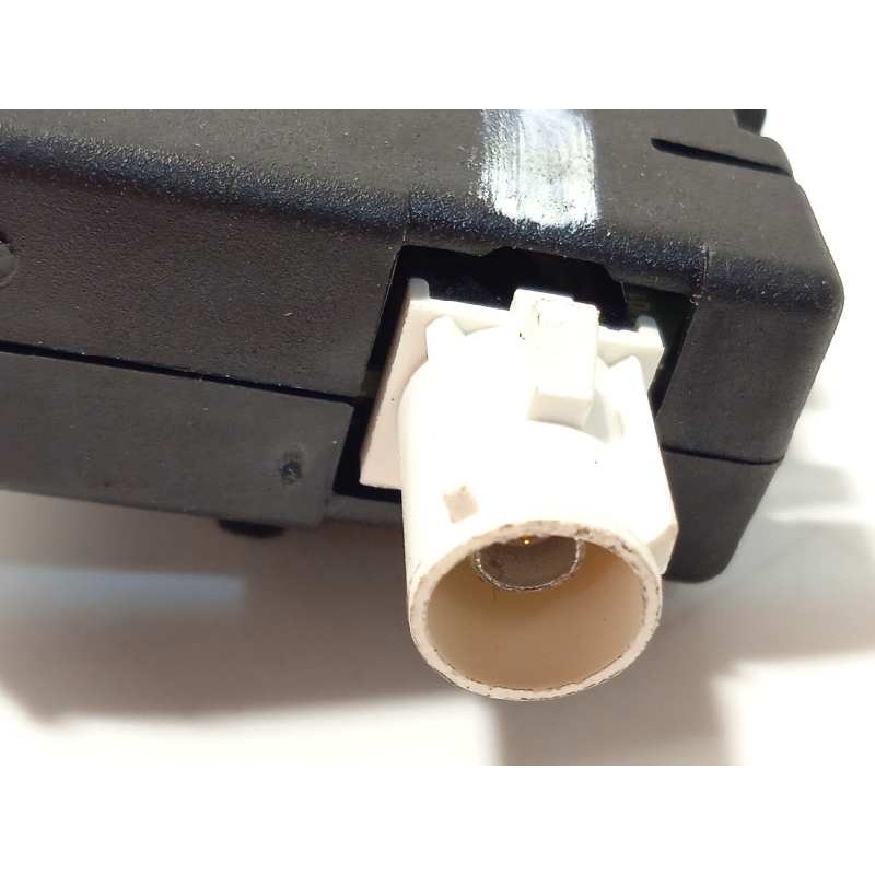 Recambio de antena para tesla model 3 rwd referencia OEM IAM 109804600C  