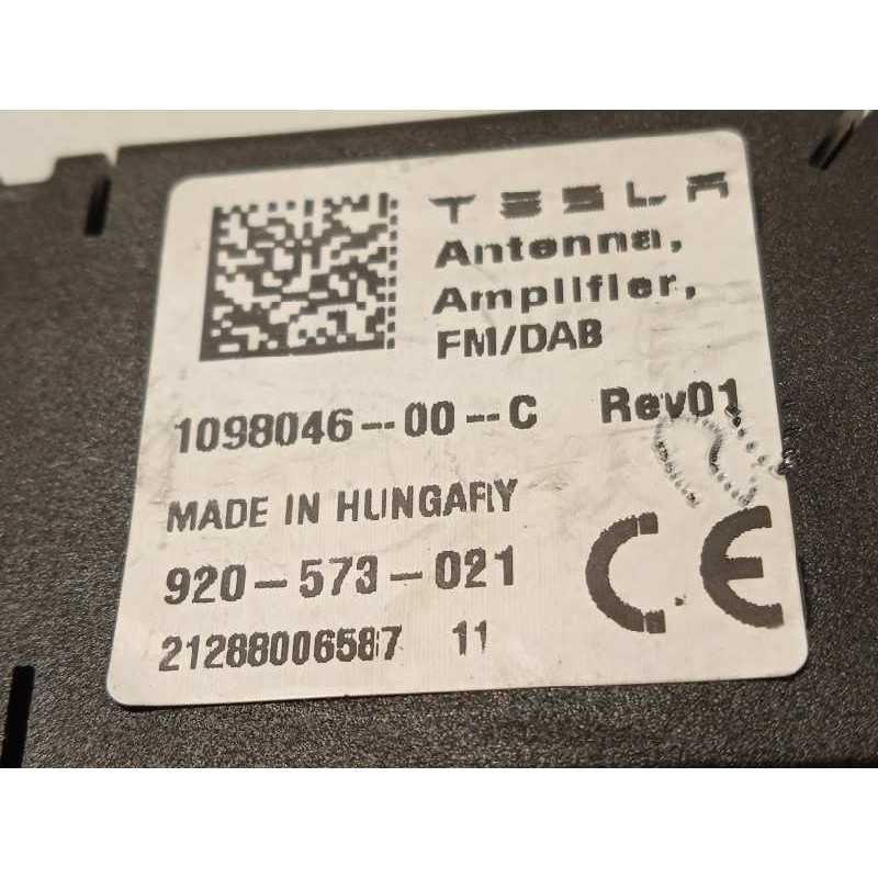 Recambio de antena para tesla model 3 rwd referencia OEM IAM 109804600C  