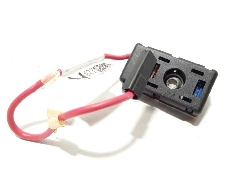 Recambio de antena para tesla model 3 rwd referencia OEM IAM 150942100C  