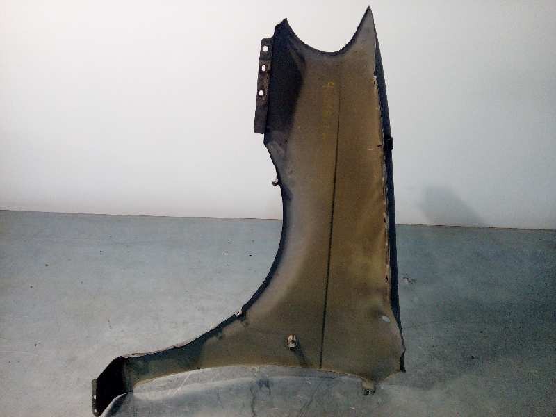 Recambio de aleta delantera derecha para kia carnival ii 2.9 crdi lx referencia OEM IAM 0K55A52111  