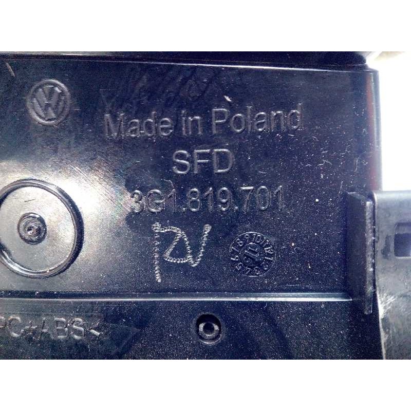 Recambio de aireador para volkswagen passat lim. (3g2) advance bmt referencia OEM IAM 3G1819701C  3G1819701EICL