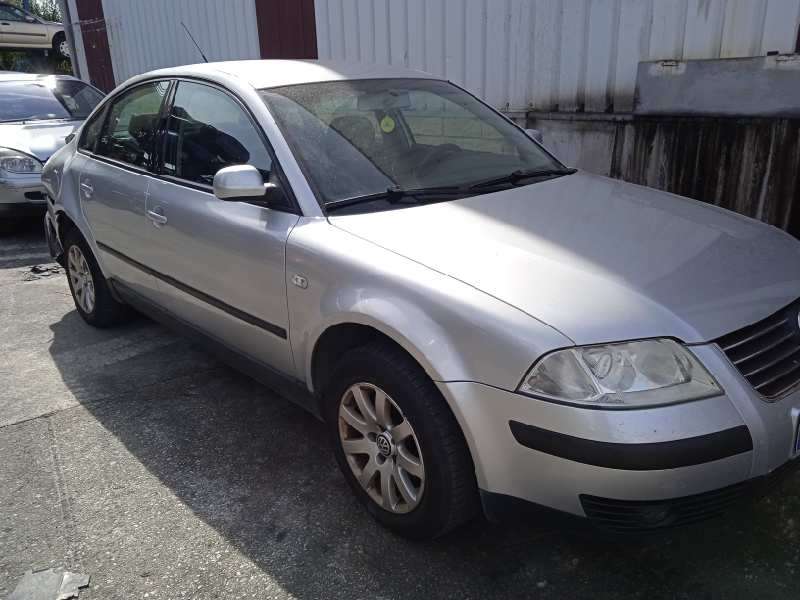 VOLKSWAGEN PASSAT BERLINA (3B3)