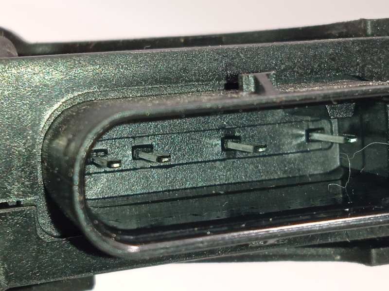 Recambio de cerradura puerta trasera derecha para peugeot 308 1.2 allure puretech referencia OEM IAM 9835418280  