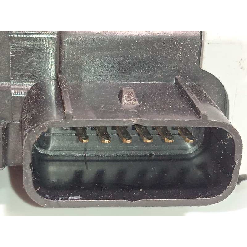 Recambio de cerradura puerta delantera derecha para hyundai ix20 1.6 crdi cat referencia OEM IAM 813201K020  