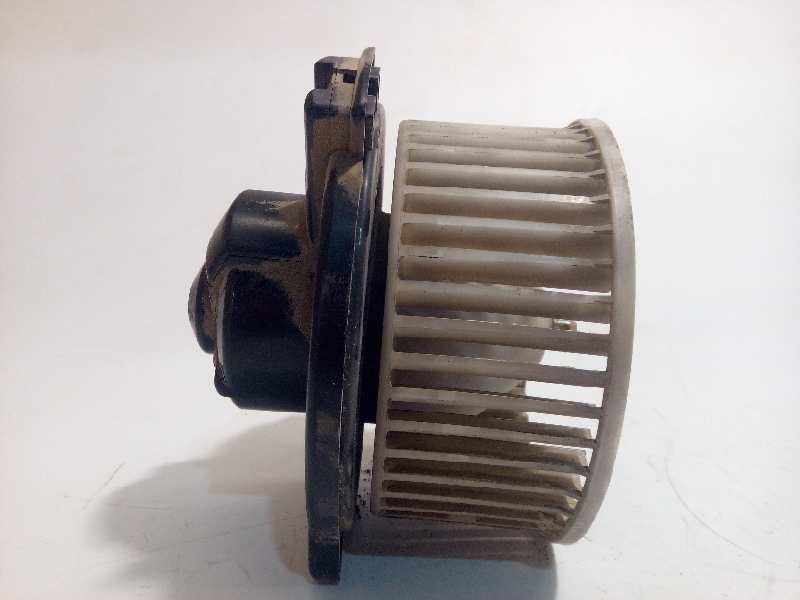 Recambio de motor calefaccion para mitsubishi l 200 (k6/7) 2.5 turbodiesel referencia OEM IAM MB918830  
