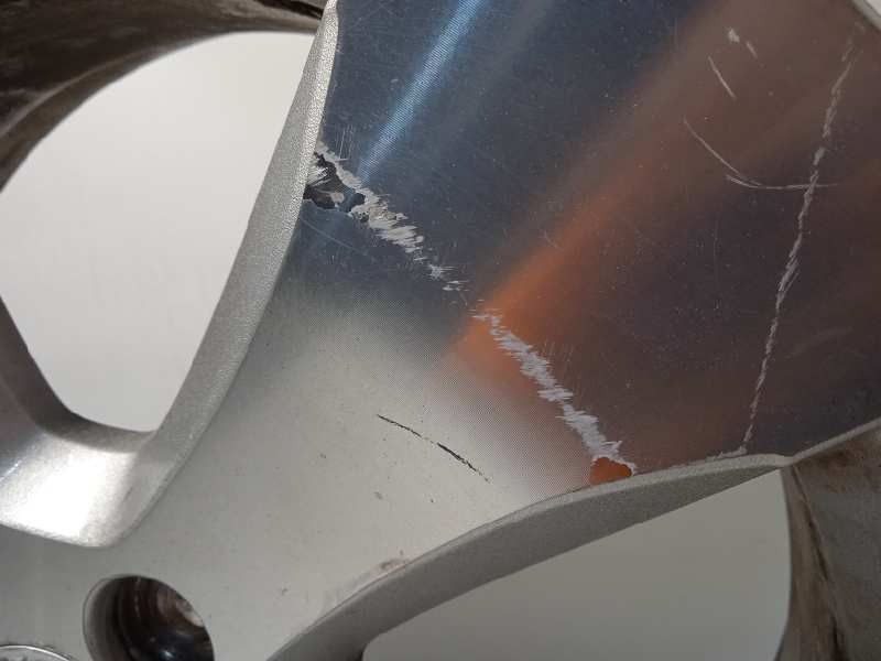 Recambio de llanta para subaru forester s12 2.0 diesel cat referencia OEM IAM 28111SC040  