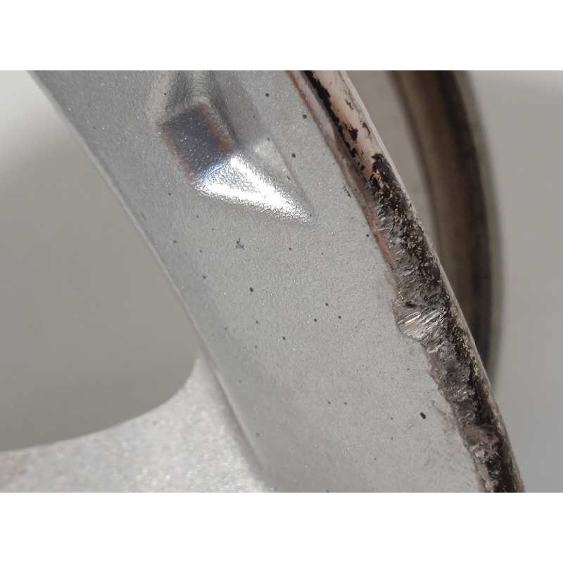 Recambio de llanta para subaru forester s12 2.0 diesel cat referencia OEM IAM 28111SC040  