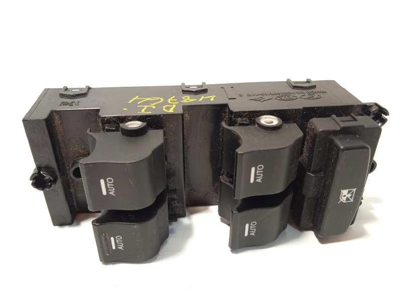 Recambio de mando elevalunas delantero izquierdo para hyundai i40 style blue referencia OEM IAM 935703Z3004X  