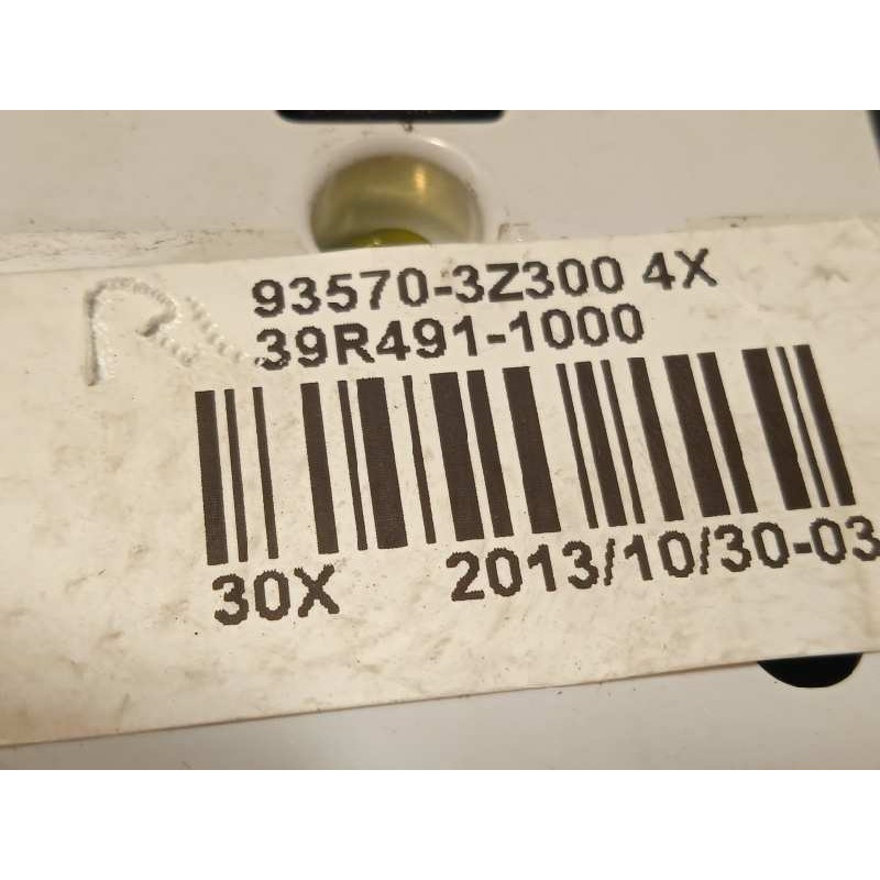 Recambio de mando elevalunas delantero izquierdo para hyundai i40 style blue referencia OEM IAM 935703Z3004X  