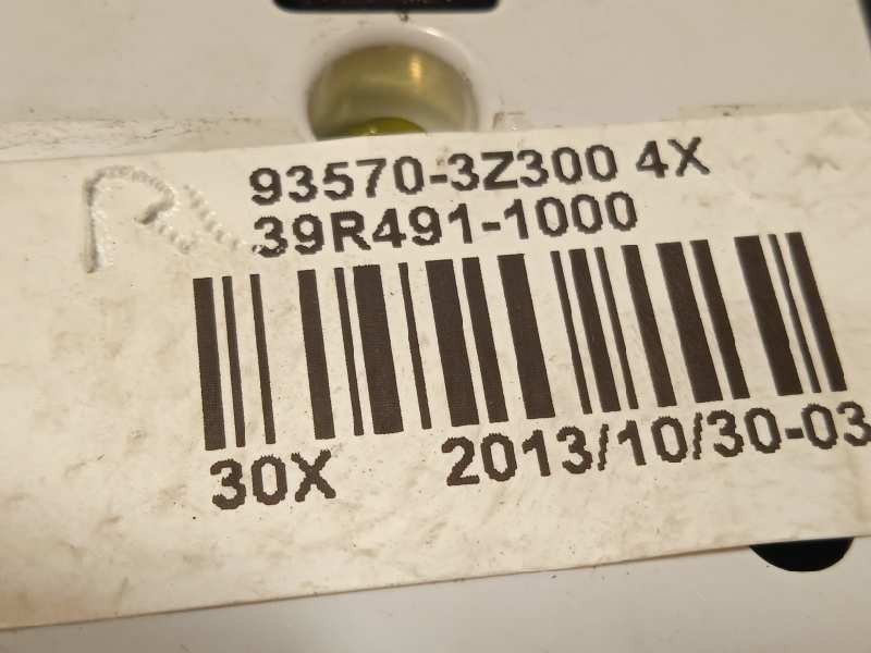 Recambio de mando elevalunas delantero izquierdo para hyundai i40 style blue referencia OEM IAM 935703Z3004X  