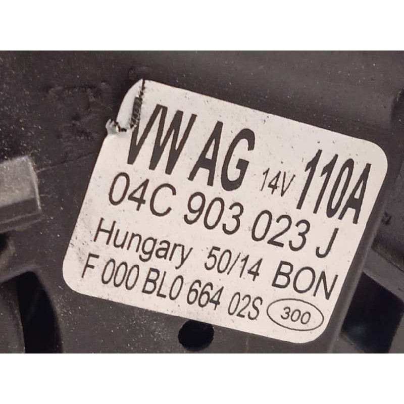Recambio de alternador para volkswagen polo (6c1) 1.6 highl referencia OEM IAM 04C903023J  F000BL0664