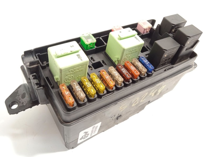 CAJA RELES / FUSIBLES 3449504 61143449504 