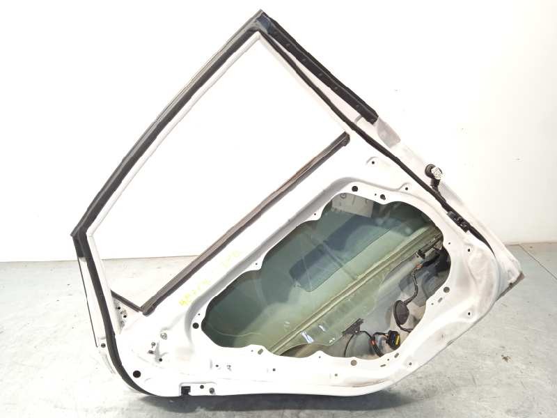 Recambio de puerta trasera izquierda para hyundai i40 style blue referencia OEM IAM 770033Z300  