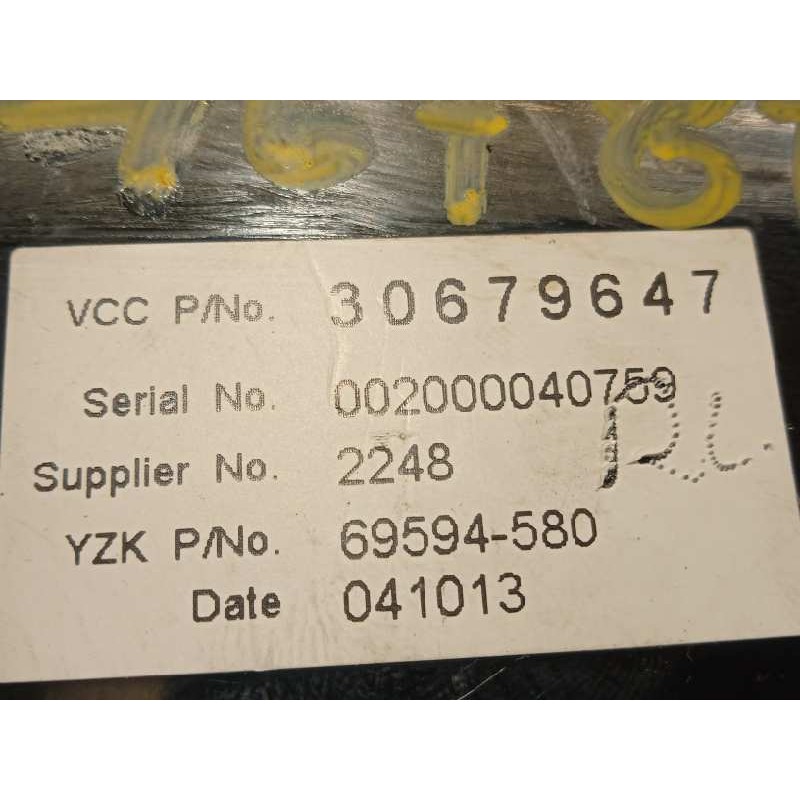 Recambio de pantalla multifuncion para volvo s40 berlina 1.6 cat referencia OEM IAM 30679647  