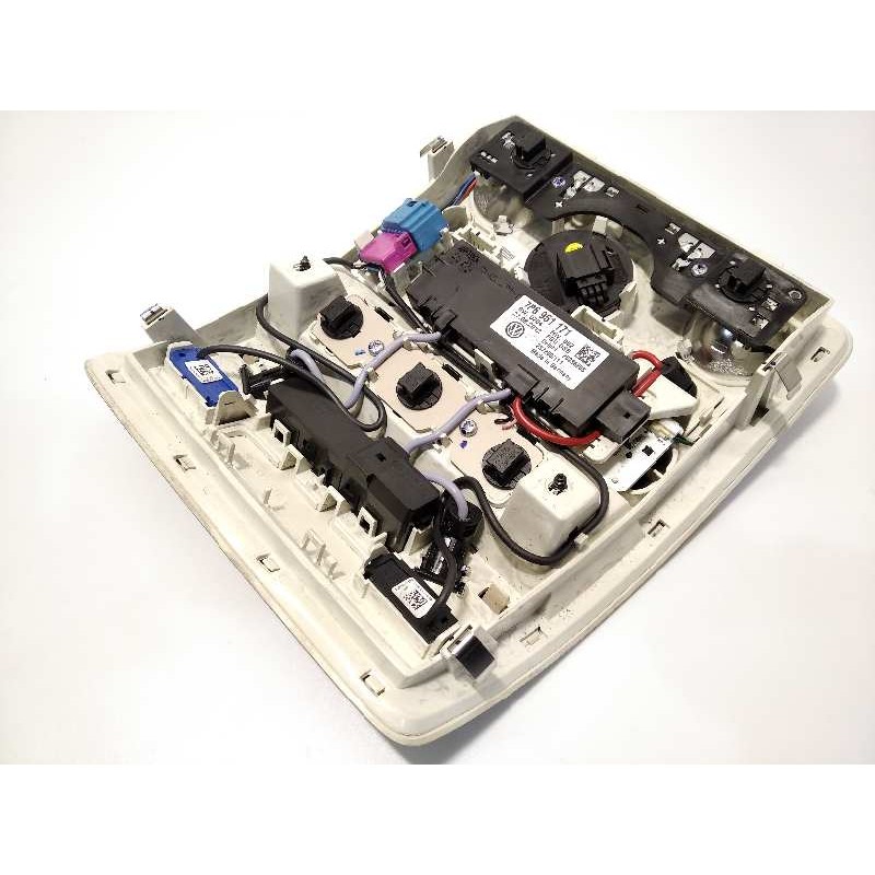 Recambio de luz interior para volkswagen touareg (7p5) 3.0 v6 tdi referencia OEM IAM 7P6951171  7P6947001