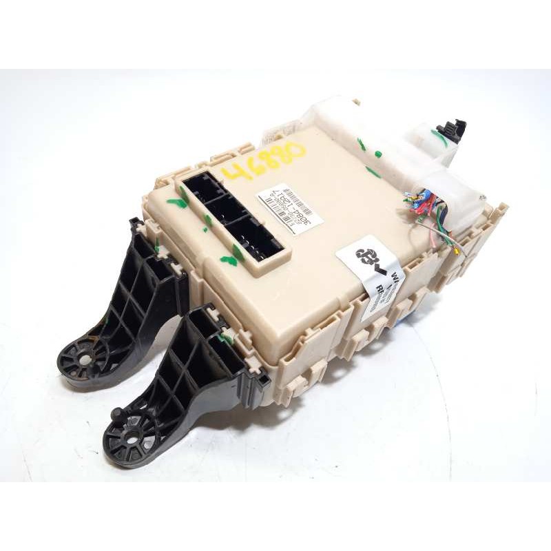 Recambio de caja reles / fusibles para toyota avensis (t27) executive referencia OEM IAM 8273005690A  308412A17