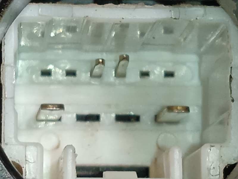 Recambio de cerradura puerta delantera derecha para toyota avensis (t27) executive referencia OEM IAM 6903005130  