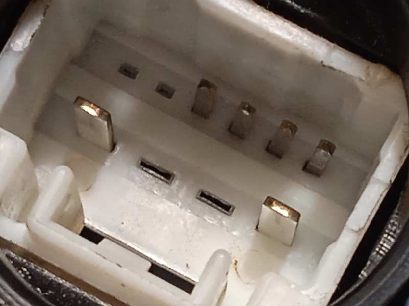 Recambio de cerradura puerta delantera izquierda para toyota avensis (t27) executive referencia OEM IAM 6904002210  