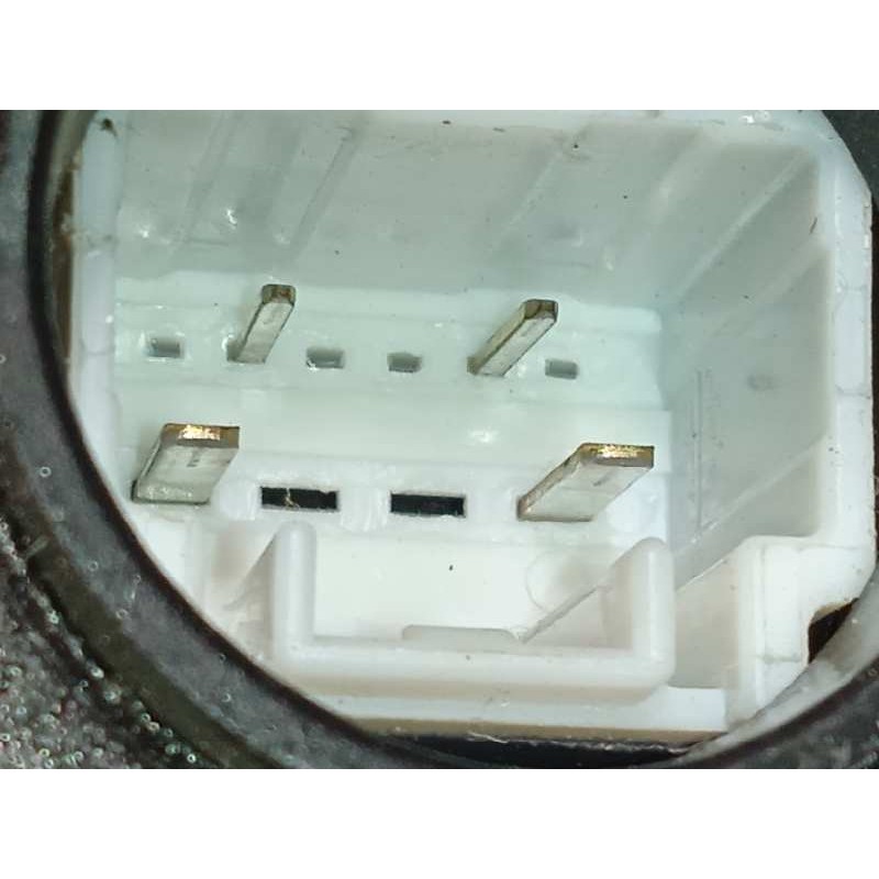 Recambio de cerradura puerta trasera derecha para toyota avensis (t27) executive referencia OEM IAM 6905005050  