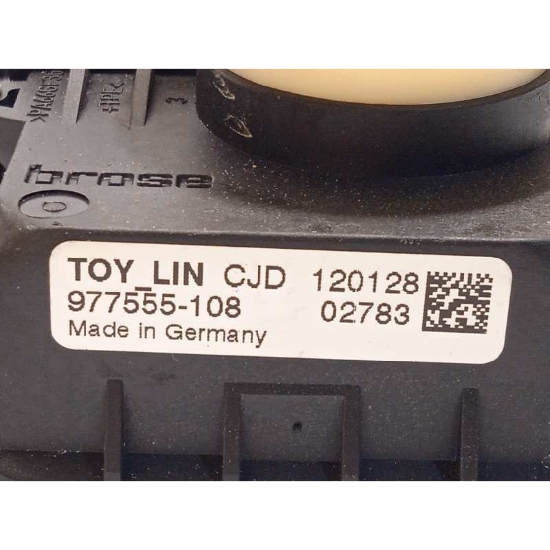 Recambio de elevalunas trasero derecho para toyota avensis (t27) executive referencia OEM IAM 8570202020  977555108