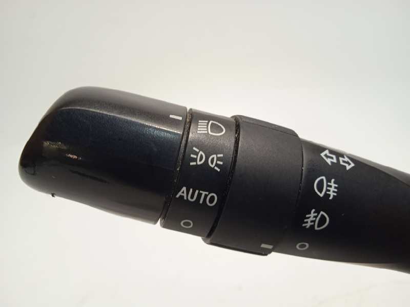 Recambio de mando luces para toyota avensis (t27) executive referencia OEM IAM 0518017F423  