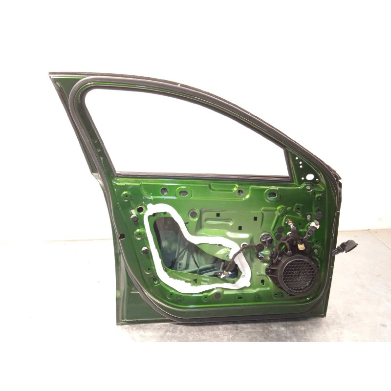 Recambio de puerta delantera izquierda para peugeot 308 1.6 allure hybrid referencia OEM IAM 9837982380  