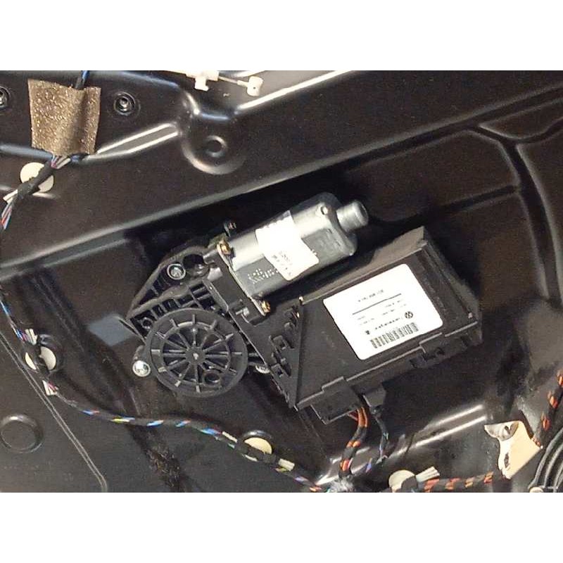 Recambio de puerta delantera izquierda para volkswagen touareg (7la) 2.5 tdi referencia OEM IAM 7L0831055L  