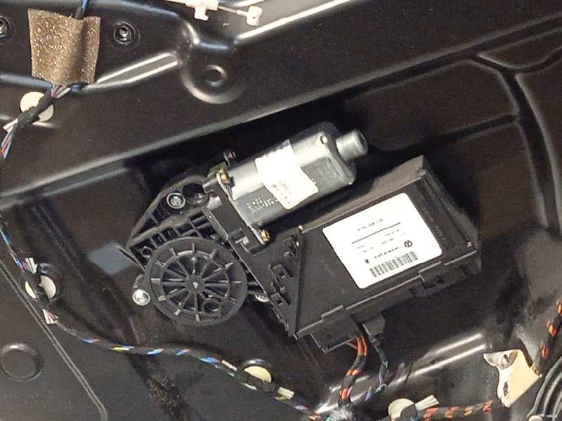 Recambio de puerta delantera izquierda para volkswagen touareg (7la) 2.5 tdi referencia OEM IAM 7L0831055L  