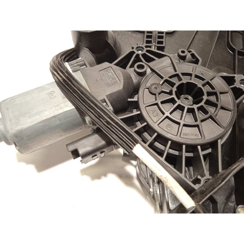 Recambio de elevalunas delantero izquierdo para peugeot 308 1.6 allure hybrid referencia OEM IAM 9830815080  9829048280