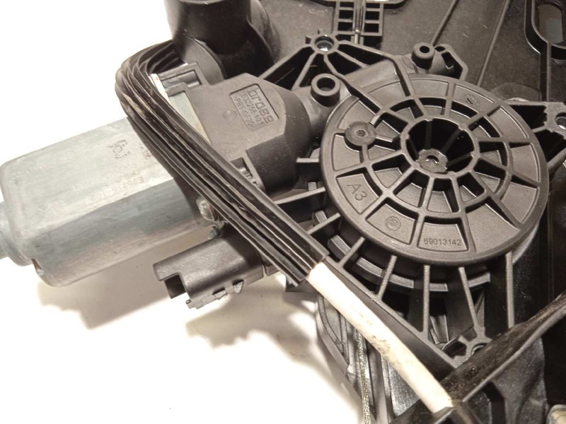 Recambio de elevalunas delantero izquierdo para peugeot 308 1.6 allure hybrid referencia OEM IAM 9830815080  9829048280