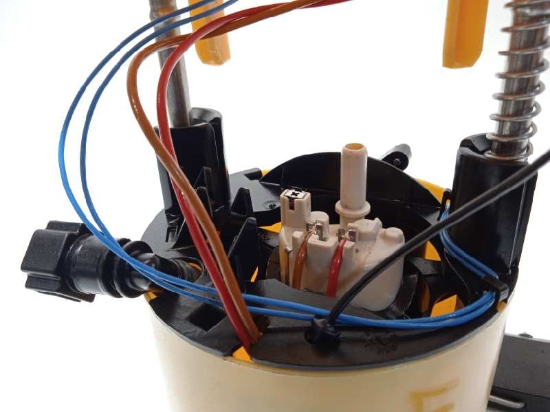 Recambio de bomba combustible para bmw serie 1 berlina (e81/e87) 120d referencia OEM IAM 7190943  A2C53215722