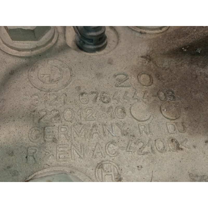 Recambio de mangueta delantera derecha para bmw serie 1 berlina (e81/e87) 120d referencia OEM IAM 31216764444  