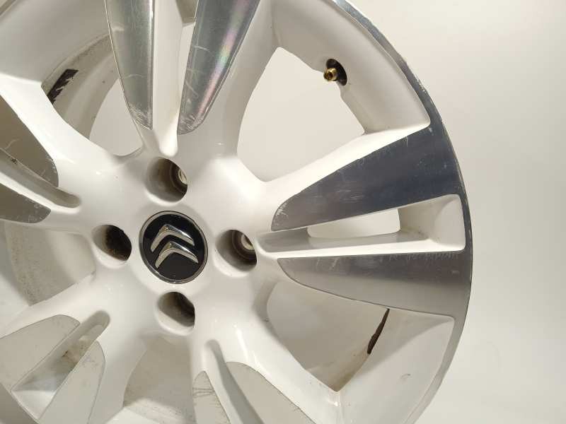 Recambio de llanta para citroën ds3 design referencia OEM IAM 9688118277  5402AR