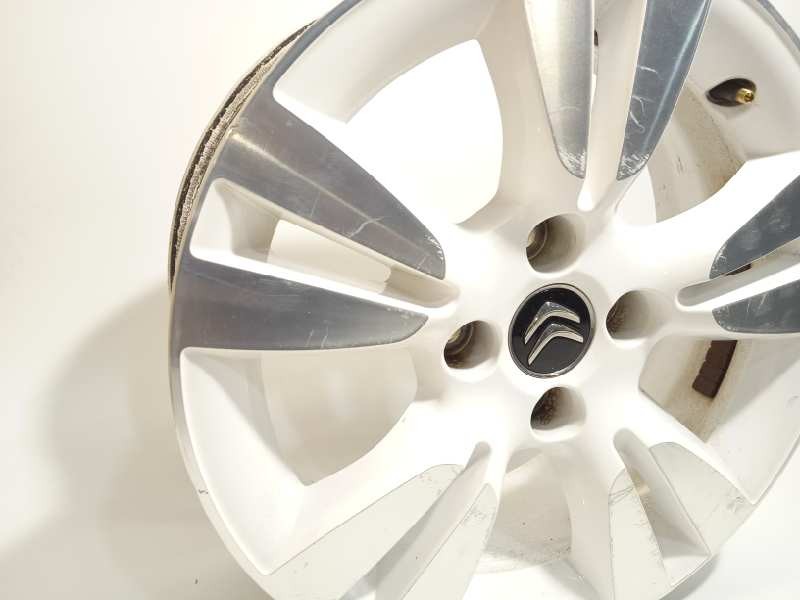 Recambio de llanta para citroën ds3 design referencia OEM IAM 9688118277  5402AR
