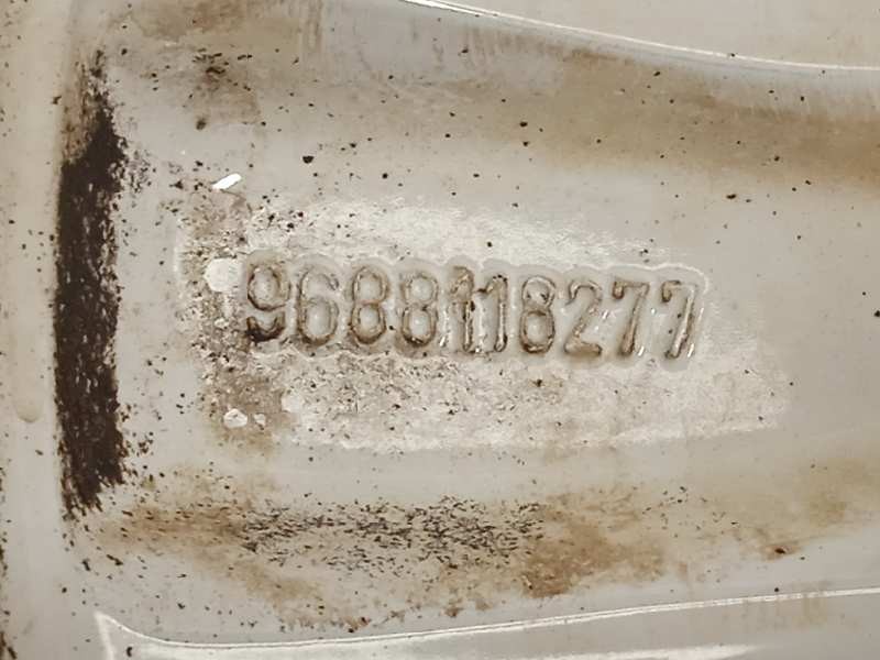 Recambio de llanta para citroën ds3 design referencia OEM IAM 9688118277  5402AR