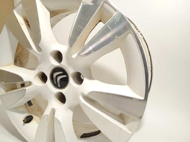 Recambio de llanta para citroën ds3 design referencia OEM IAM 9688118277  5402AR