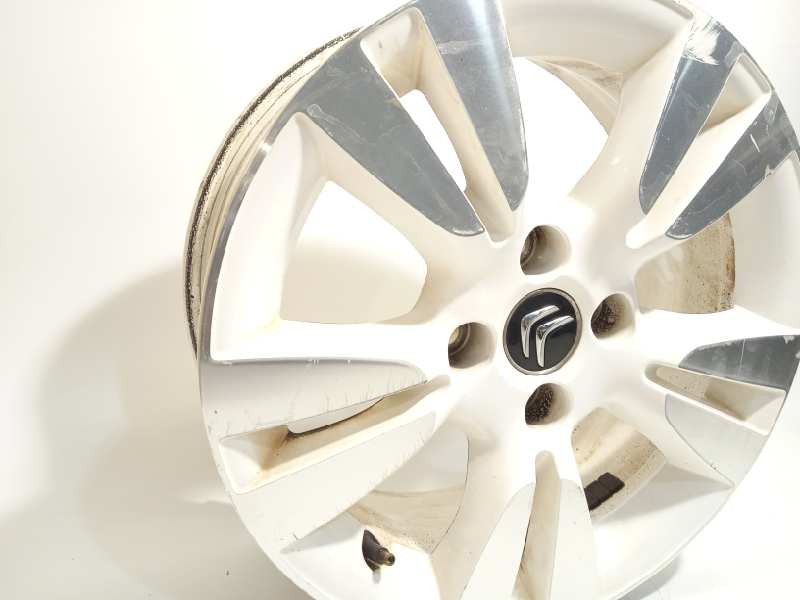 Recambio de llanta para citroën ds3 design referencia OEM IAM 9688118277  5402AR