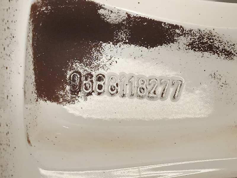 Recambio de llanta para citroën ds3 design referencia OEM IAM 9688118277  5402AR