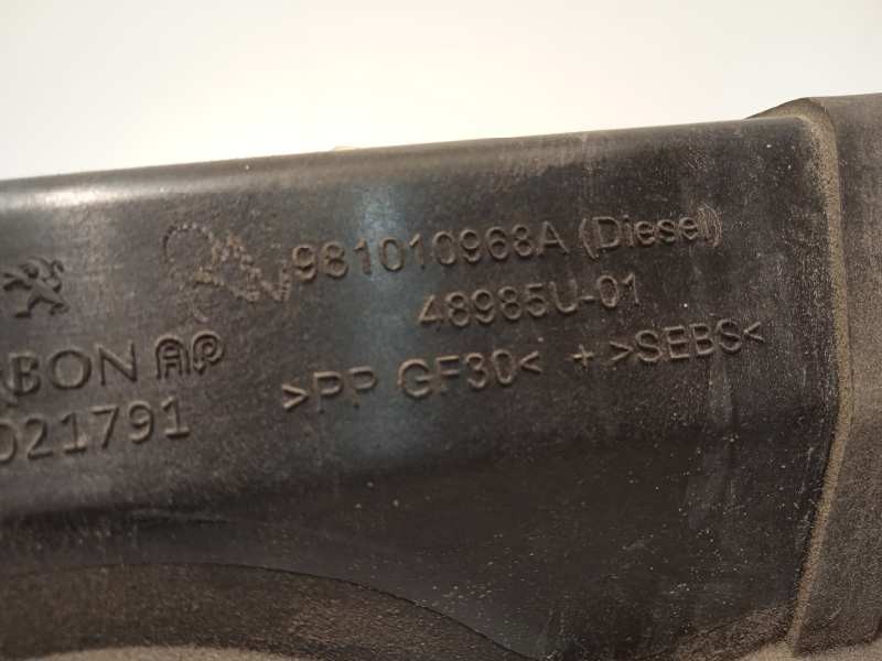 Recambio de tapa exterior combustible para peugeot 3008 allure referencia OEM IAM 981010968A  